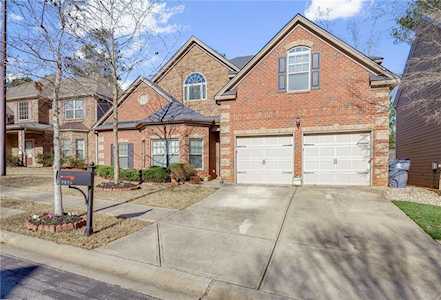 7975 Snapwell Dr Fairburn, GA 30213