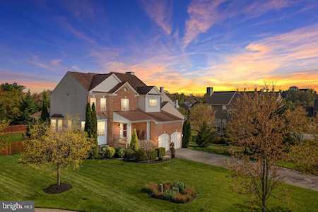 1706 Flag Ct NE Leesburg, VA 20176