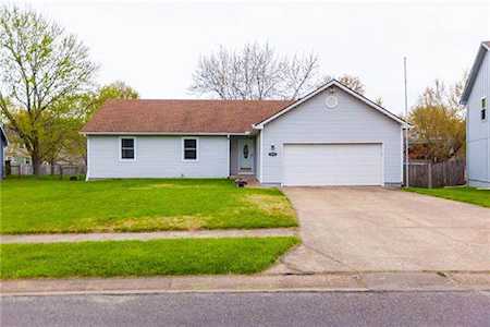 1916 S Clairborne Rd Olathe, KS 66062