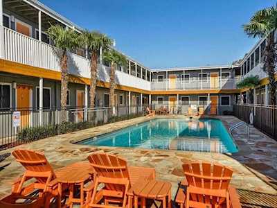 2401 Manor RD #119 Austin, TX 78722