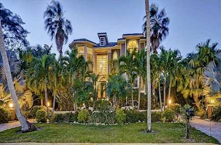 651 Broadway St Longboat Key, FL 34228