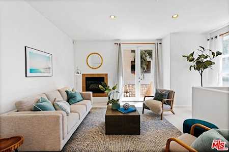 910 N Curson Avenue #3 West Hollywood, CA 90046