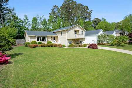 2731 Interlaken Dr Marietta, GA 30062