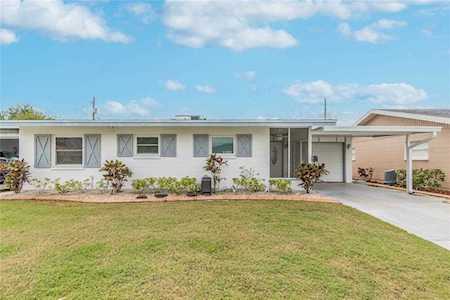 1606 Chevy Chase Dr Sun City Center, FL 33573
