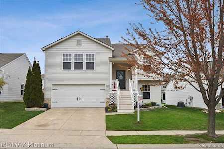 8612 Kalamazoo River Dr Handy Twp, MI 48836