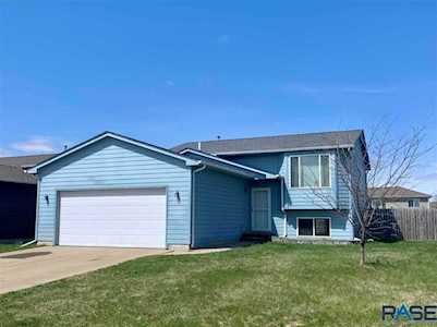 604 Teddy St Harrisburg, SD 57032