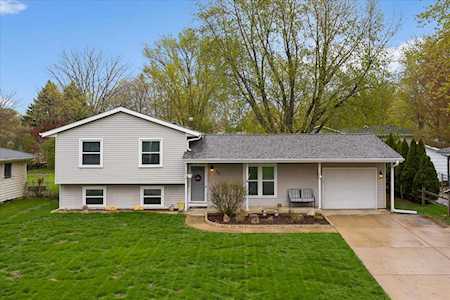 107 Augusta Rd Oswego, IL 60543