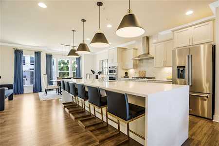 822 Stone Ridge Ln Atlanta, GA 30324