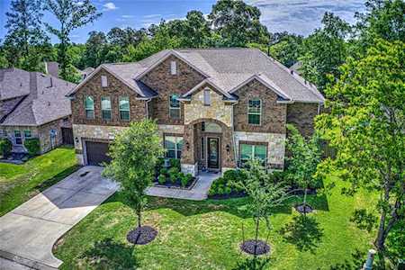 2033 Doolan Dr Conroe, TX 77301