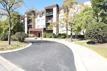 2150 Valencia Dr #101A Northbrook, IL 60062
