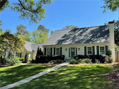 4539 Sharon Valley Ct Dunwoody, GA 30338