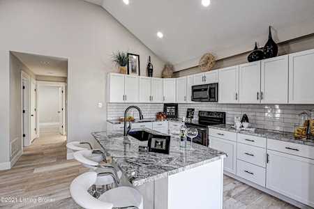 830 Forrest St Louisville, KY 40217