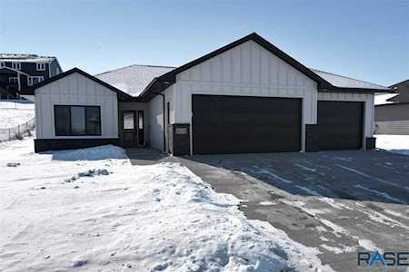 1621 W Burton Dr Brandon, SD 57005