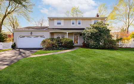 18 Briarcliff Lane Glen Cove, NY 11542