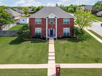 1061 Oak Valley Court Keller, TX 76248