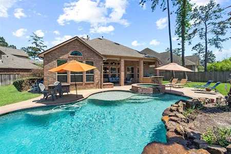 34 Canoe Bend Ct The Woodlands, TX 77389