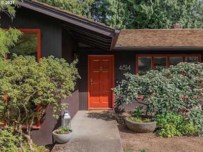 4814 SW Humphrey Park Cres Portland, OR 97221
