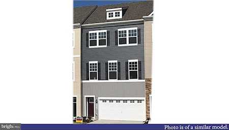 2077 Hinshaw Dr Odenton, MD 21113
