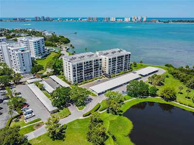 100 Oakmont Ln #305 Belleair, FL 33756