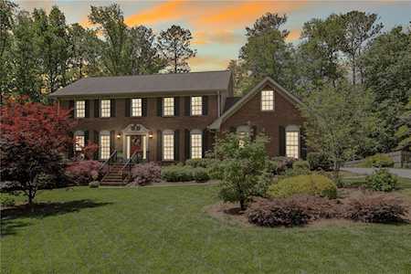 811 Montego Way SW Lilburn, GA 30047