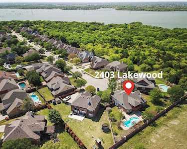 2403 Lakewood Drive Grand Prairie, TX 75054