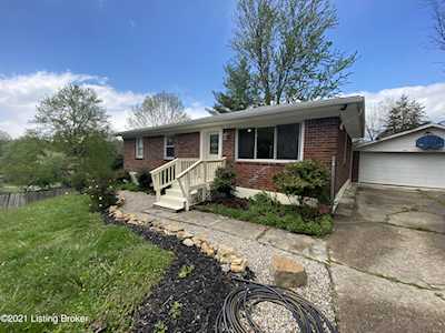 803 Candleglow Ct Louisville, KY 40214