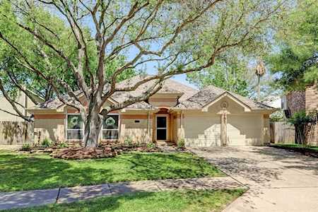 14102 Woodville Gardens Dr Houston, TX 77077