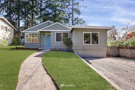 726 Columbia Ave Fircrest, WA 98466