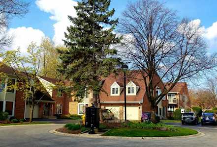 1640 N Douglas Ct #1640 Arlington Heights, IL 60004