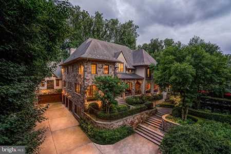 9121 Burdette Rd Bethesda, MD 20817