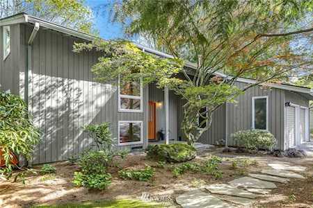 4573 157th Ave SE Bellevue, WA 98006