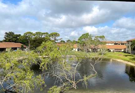 618 Sea Pine Way #H2 Green Acres, FL 33415