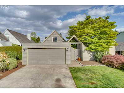 10980 SW Summer Lake Dr Tigard, OR 97223