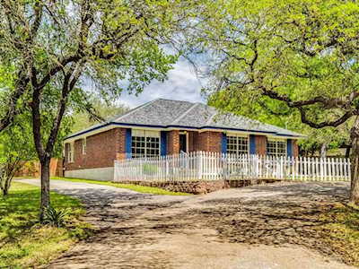402 Turley DR Manchaca, TX 78652