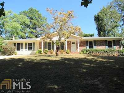 2541 Creekview Dr SW Marietta, GA 30008