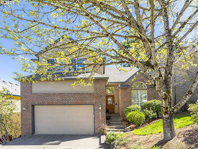 8820 SW 49th Ave Portland, OR 97219