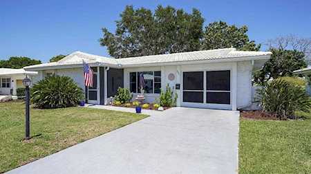 3901 Joyce Dr Bradenton, FL 34208