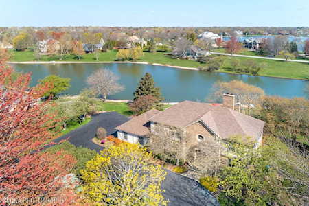 22 W Mundhank Rd South Barrington, IL 60010