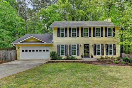 1000 Lake Haven Ct Roswell, GA 30076