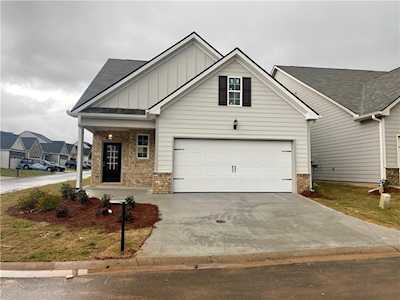 82 Castlemoor Loop Adairsville, GA 30103