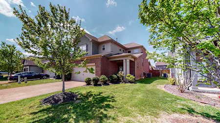 107 Trenton Ln Hendersonville, TN 37075