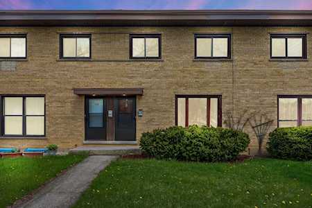 122 E Highland Ave Mount Prospect, IL 60056