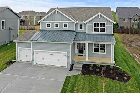 1417 SW Georgetown Dr Lees Summit, MO 64082