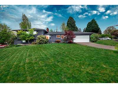 1564 SW Dellwood Ct Portland, OR 97225