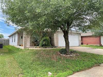 12517 Campana DR Del Valle, TX 78617