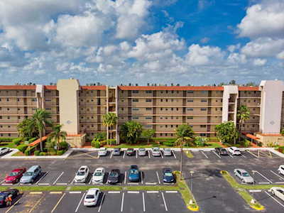 3590 Via Poinciana #508 Lake Worth, FL 33467