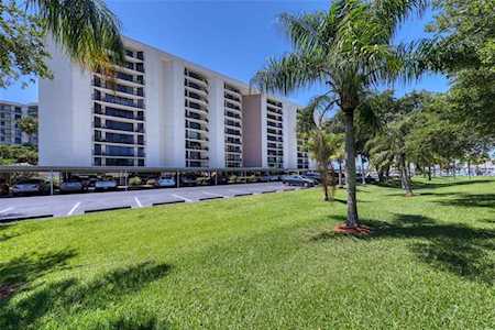 690 Island WAY #309 Clearwater, FL 33767