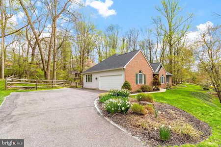 3945 Gray Rock Dr Ellicott City, MD 21042