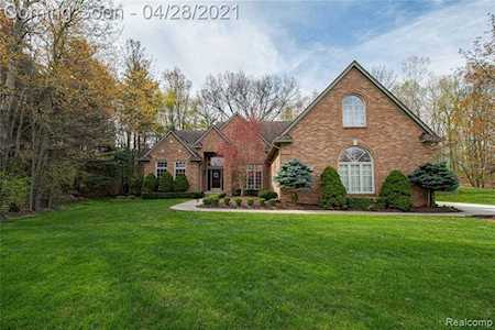 10894 Stoney Point Dr Green Oak Twp, MI 48178