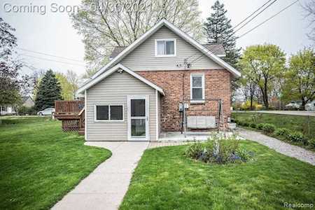 3075 Emmons Ave Rochester Hills, MI 48307
